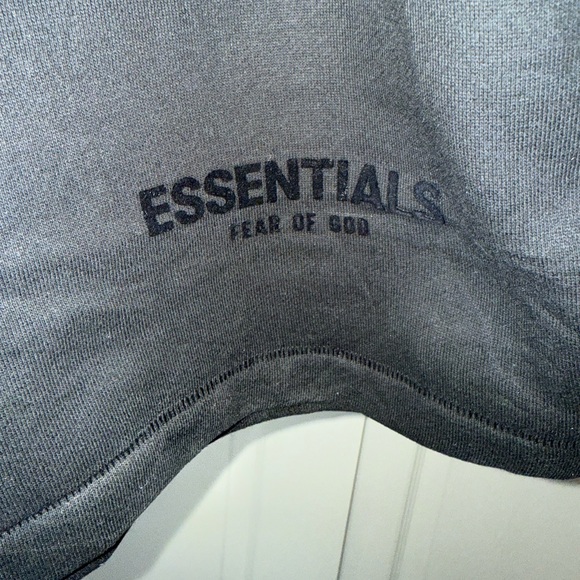 New Fear of God Essentials Shorts Stretch Limo Men’s Size Large - Picture 3 of 9